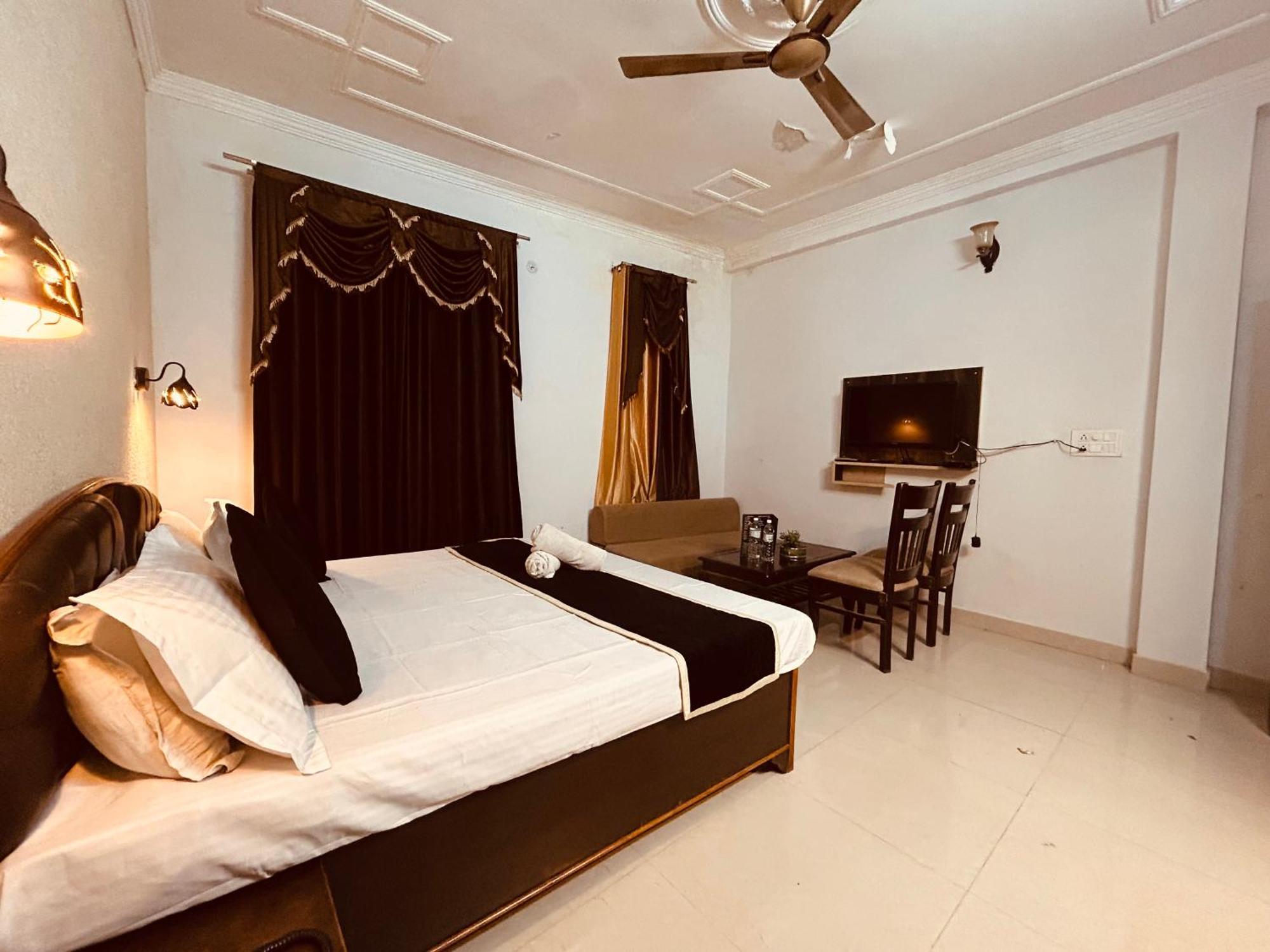The For You Hotel & Restaurant Rishīkesh Dış mekan fotoğraf